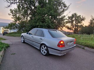 1998 Mercedes-Benz C-Класс 240 I (W202) Рестайлинг, серебристый, 595000 рублей, вид 4