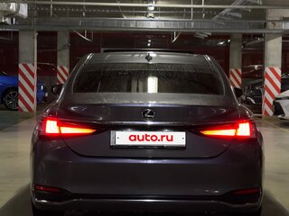 2018 Lexus ES 250 VII, серый, 4200000 рублей, вид 5