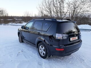2011 Mitsubishi Outlander II Рестайлинг, чёрный, 1100000 рублей, вид 3