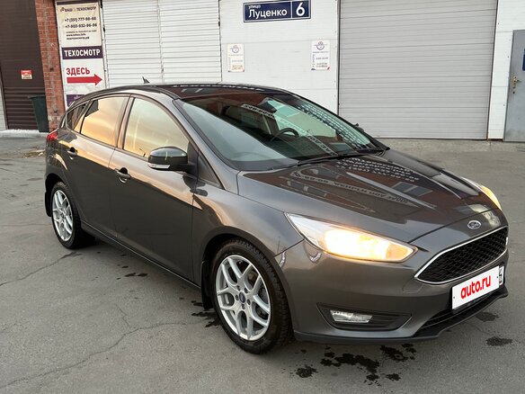 2017 Ford Focus III Рестайлинг, серый, 950000 рублей - вид 2