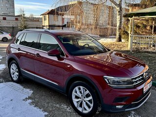 2018 Volkswagen Tiguan II, красный, 2650000 рублей, вид 1