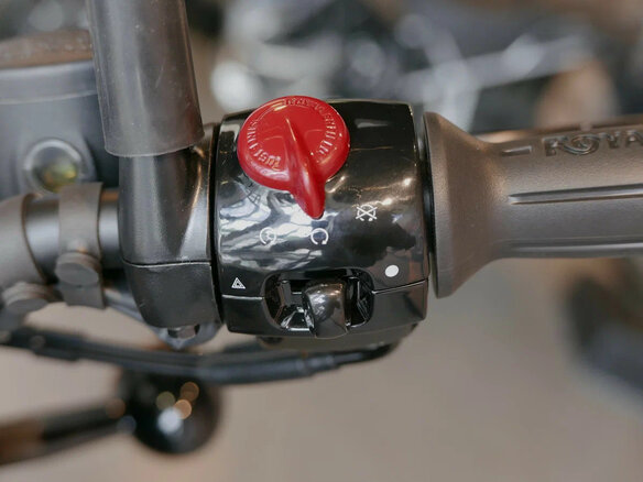 2026 Royal Enfield Shotgun, белый, 741000 рублей - вид 11