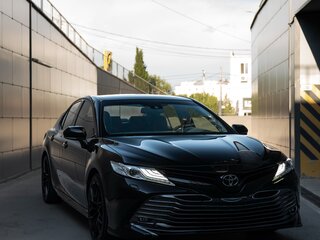 2018 Toyota Camry VIII (XV70), чёрный, 2600000 рублей, вид 3