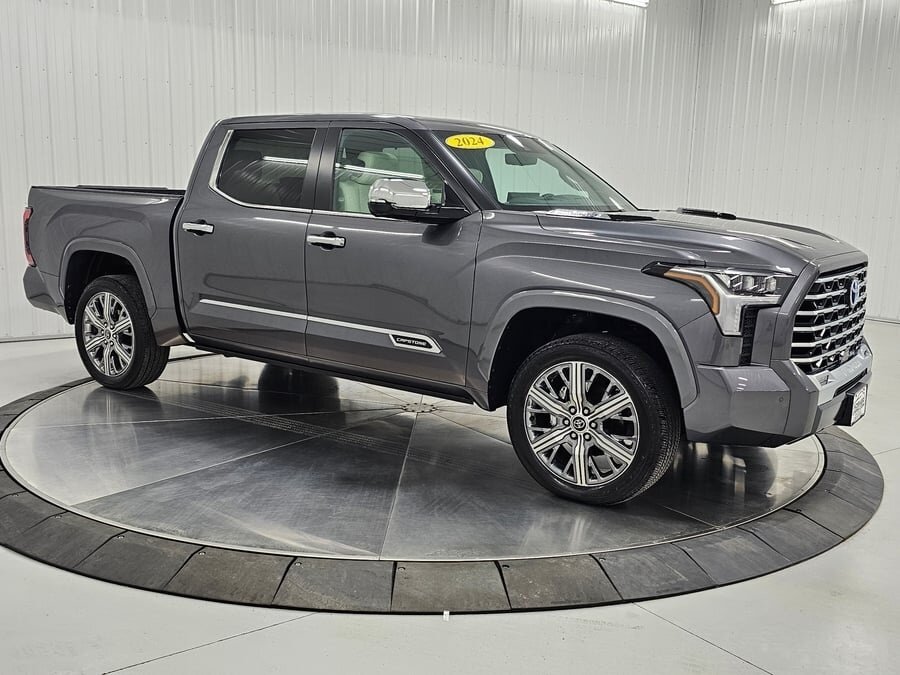Открыть фотографии: Toyota Tundra III