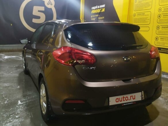 2013 Kia Ceed II, коричневый, 950000 рублей - вид 5