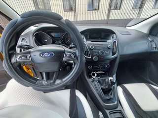 2015 Ford Focus III Рестайлинг, чёрный, 600000 рублей, вид 4