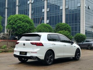 2023 Volkswagen Golf VIII, белый, 1893000 рублей, вид 4