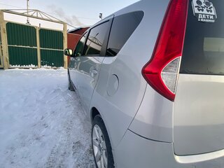 2010 Daihatsu Boon Luminas, серый, 950000 рублей, вид 5
