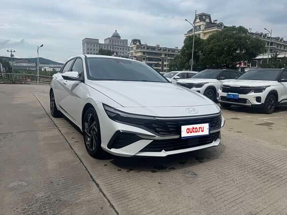 2023 Hyundai Elantra N Line VII (CN7) Рестайлинг, белый - вид 2
