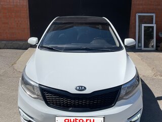 2016 Kia Rio III Рестайлинг, белый, 1300000 рублей, вид 1
