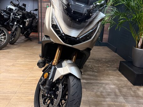 2025 Honda NT1100, бежевый, 2550000 рублей, вид 3