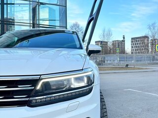 2017 Volkswagen Tiguan II, белый, 2500000 рублей, вид 3