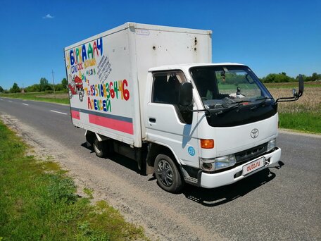 1996 Toyota Toyoace, белый, 750000 рублей, вид 3