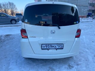 2011 Honda Freed I Рестайлинг, белый, 1165000 рублей, вид 4