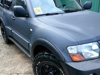 2004 Mitsubishi Pajero III Рестайлинг, серебристый, 1300000 рублей, вид 2
