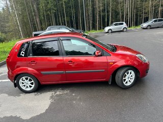 2008 Ford Fiesta Mk5, красный, 335000 рублей, вид 4
