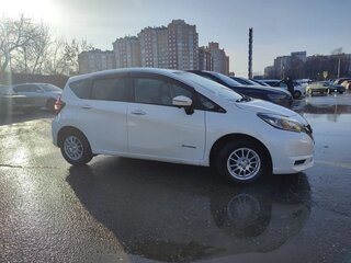 2016 Nissan Note e-Power II Рестайлинг, белый, 1020000 рублей, вид 3