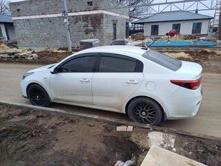 2017 Kia Rio IV, белый, 1050000 рублей, вид 1