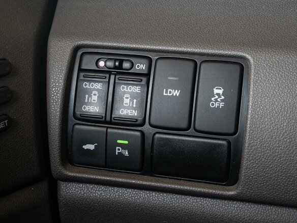 2014 Honda Odyssey (North America) IV, серый, 2800000 рублей - вид 25