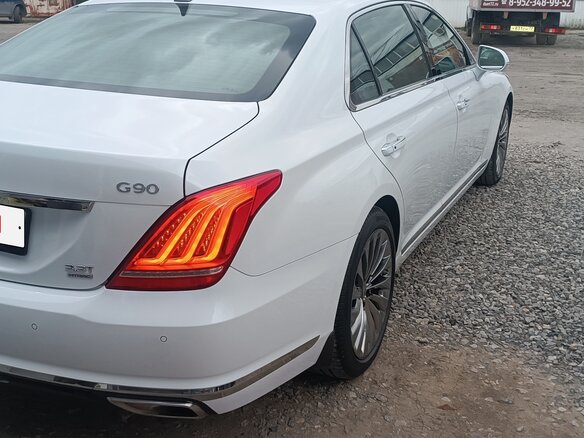 2017 Genesis G90 I, белый, 2500000 рублей - вид 7
