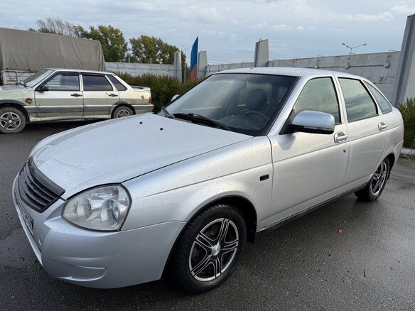 2011 Lada (ВАЗ) Priora I, серебристый, 419000 рублей - вид 2