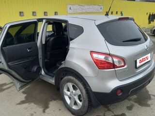 2012 Nissan Qashqai I Рестайлинг, серебристый, 1250000 рублей, вид 3
