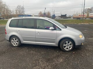 2005 Volkswagen Touran I, серебристый, 700000 рублей, вид 2