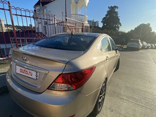 2013 Hyundai Solaris I, бежевый, 1100000 рублей, вид 4