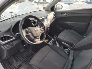 2018 Hyundai Solaris II, белый, 1300000 рублей, вид 5
