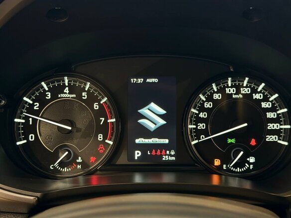2025 Suzuki Vitara MHEV II Рестайлинг 2, золотистый, 3499000 рублей - вид 16