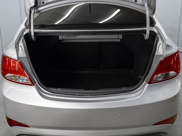 2016 Hyundai Solaris I Рестайлинг, серебристый - вид 17