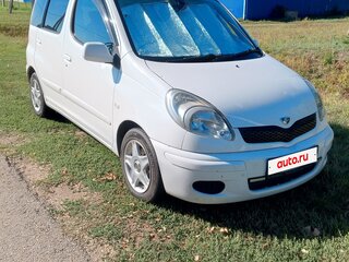 2004 Toyota FunCargo, белый, 460000 рублей, вид 3