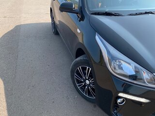 2020 Kia Rio IV, чёрный, 1600000 рублей, вид 3