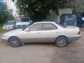 1993 Toyota Vista III (V30), бежевый, 100000 рублей, вид 3