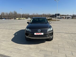 2015 Volkswagen Touareg II Рестайлинг, коричневый, 2770000 рублей, вид 3