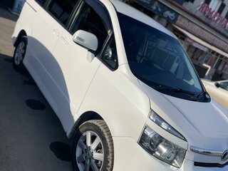 2008 Toyota Voxy II (R70), белый, 1599000 рублей, вид 5
