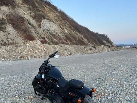 2018 Harley-Davidson Fat Bob, чёрный, 1500000 рублей, вид 3
