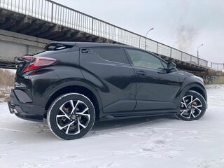 2017 Toyota C-HR I, чёрный, 2200000 рублей, вид 5