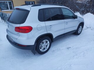 2013 Volkswagen Tiguan I Рестайлинг, серебристый, 1499999 рублей, вид 3