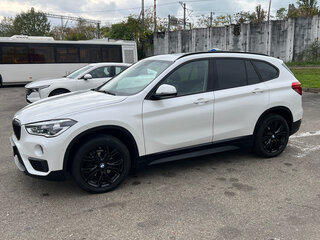 2018 BMW X1 16d sDrive II (F48), белый, 2845000 рублей, вид 3