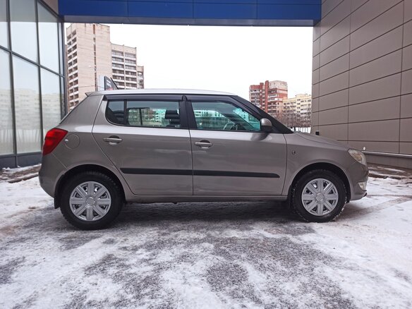 2012 Skoda Fabia II Рестайлинг, серый - вид 3