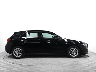 2019 Mercedes-Benz A-Класс 200 IV (W177), чёрный, 2000000 рублей, вид 4