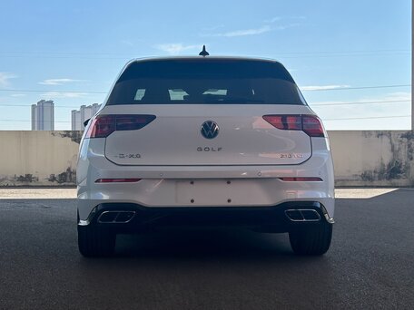 2022 Volkswagen Golf VIII, белый, 2330000 рублей, вид 4