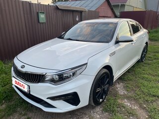 2018 Kia Optima IV Рестайлинг, белый, 1490000 рублей, вид 1