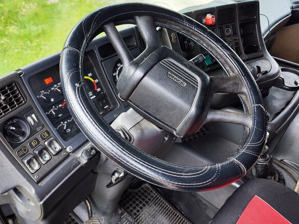 2008 Scania 4-Series, красный, 2950000 рублей - вид 10