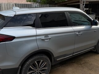 2023 Geely Atlas Pro, серебристый, 2022222 рублей, вид 4