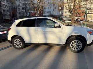 2012 Mitsubishi ASX I, белый, 1000000 рублей, вид 3