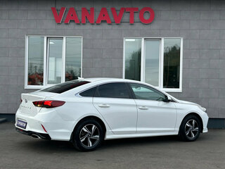 2017 Hyundai Sonata VII (LF) Рестайлинг, белый, 1595000 рублей, вид 5