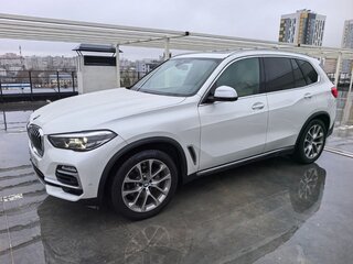 2020 BMW X5 40i IV (G05/G18), белый, 6400000 рублей, вид 2
