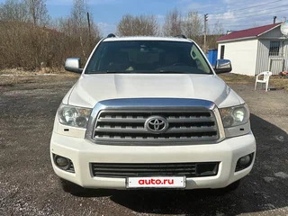2011 Toyota Sequoia II, белый, 2499990 рублей, вид 1